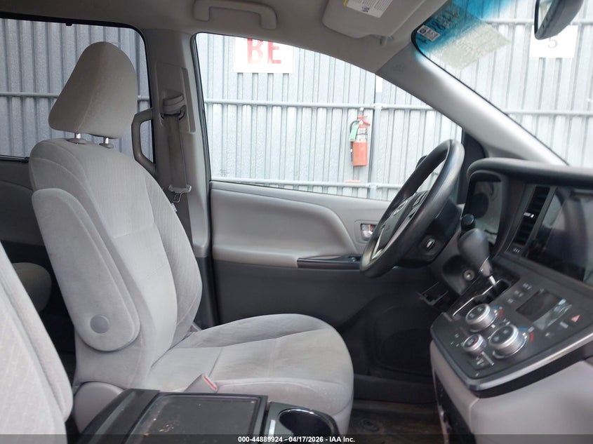 2017 Toyota Sienna VIN 5TDKZ3DC9HS862565 IAAI salvage auction — FRONT END, Salvage (New Jersey), sold $3,825 on 2026-07-15 (photo 5)
