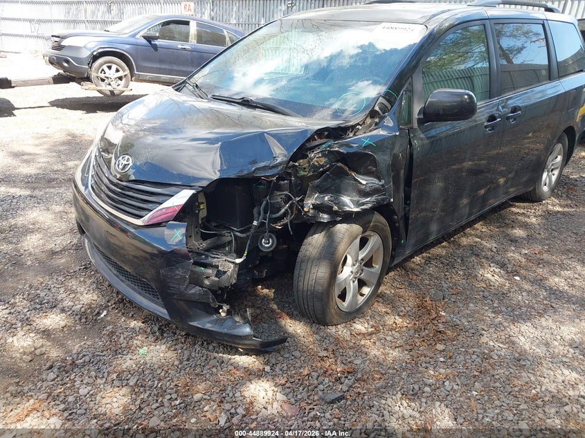 2017 Toyota Sienna VIN 5TDKZ3DC9HS862565 IAAI salvage auction — FRONT END, Salvage (New Jersey), sold $3,825 on 2026-07-15 (photo 6)