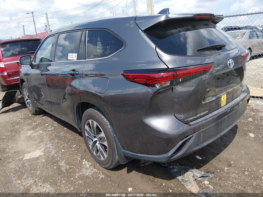 2022 Toyota Highlander VIN 5TDHBRCH3NS549747 IAAI salvage auction — FRONT END, Salvage Title, sold $9,800 on 2026-07-30 (photo 3)