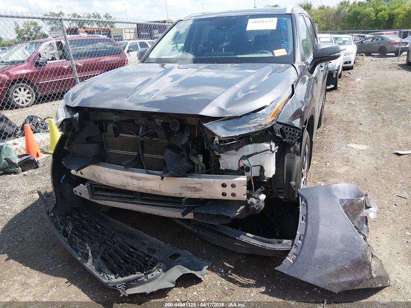 2022 Toyota Highlander VIN 5TDHBRCH3NS549747 IAAI salvage auction — FRONT END, Salvage Title, sold $9,800 on 2026-07-30 (photo 6)