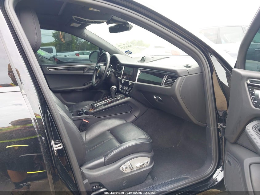 2023 Porsche Macan VIN WP1AA2A54PLB21399 IAAI salvage auction — SIDE, Original (Texas), sold $20,900 on 2026-07-08 (photo 5)