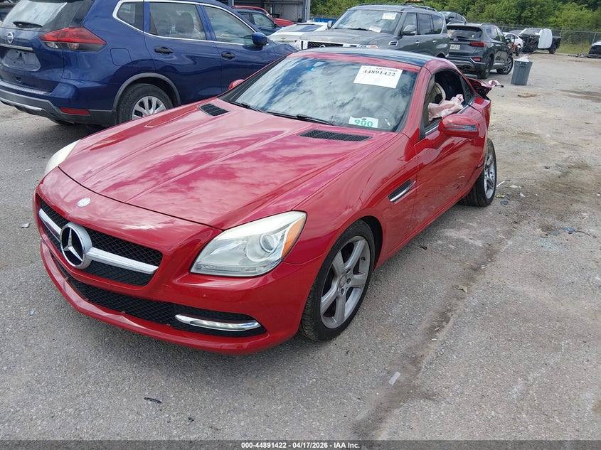 2012 Mercedes-benz Slk-klasse VIN WDDPK4HA1CF034758 IAAI salvage auction — LEFT REAR, Salvage (Texas), sold $925 on 2026-07-28 (photo 2)
