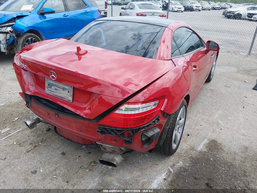 2012 Mercedes-benz Slk-klasse VIN WDDPK4HA1CF034758 IAAI salvage auction — LEFT REAR, Salvage (Texas), sold $925 on 2026-07-28 (photo 4)