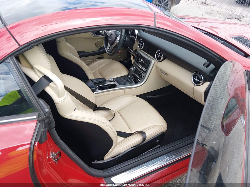2012 Mercedes-benz Slk-klasse VIN WDDPK4HA1CF034758 IAAI salvage auction — LEFT REAR, Salvage (Texas), sold $925 on 2026-07-28 (photo 5)