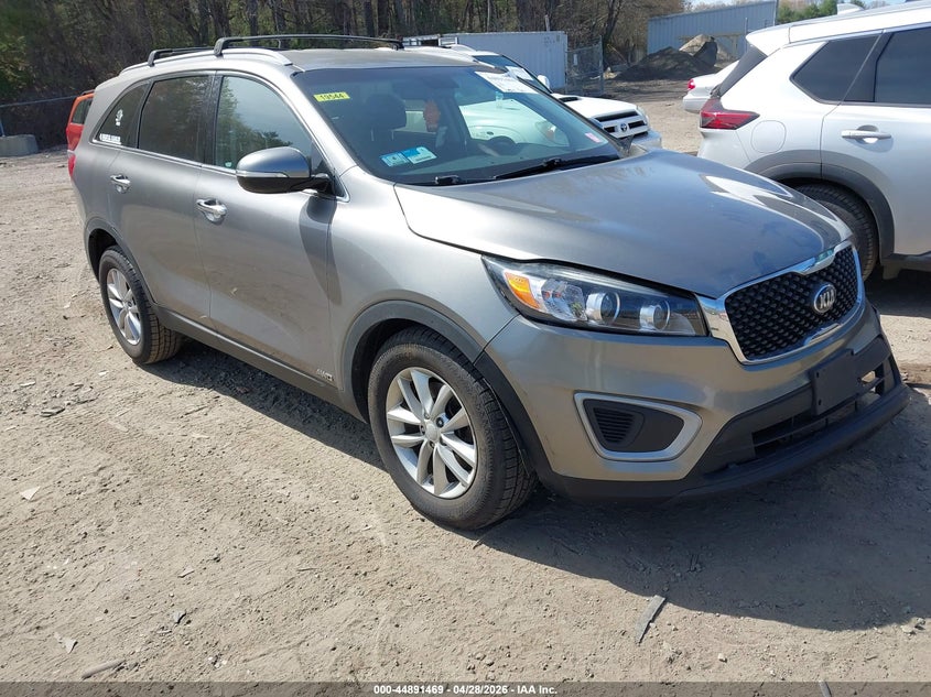 2018 Kia Sorento VIN 5XYPGDA37JG425172 IAAI salvage auction — LEFT FRONT, Salvage Title, sold $25 on 2026-07-28 (photo 1)