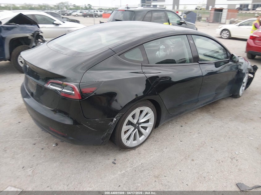 2022 Tesla Model 3 VIN 5YJ3E1EA8NF368523 IAAI salvage auction — RIGHT SIDE, Original (Texas), sold $5,150 on 2026-07-09 (photo 4)