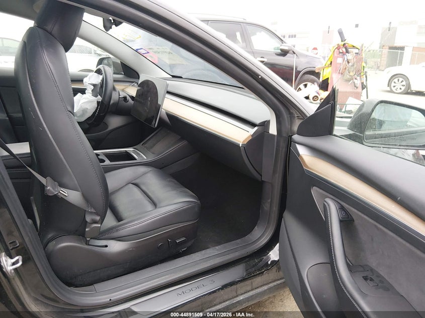 2022 Tesla Model 3 VIN 5YJ3E1EA8NF368523 IAAI salvage auction — RIGHT SIDE, Original (Texas), sold $5,150 on 2026-07-09 (photo 5)