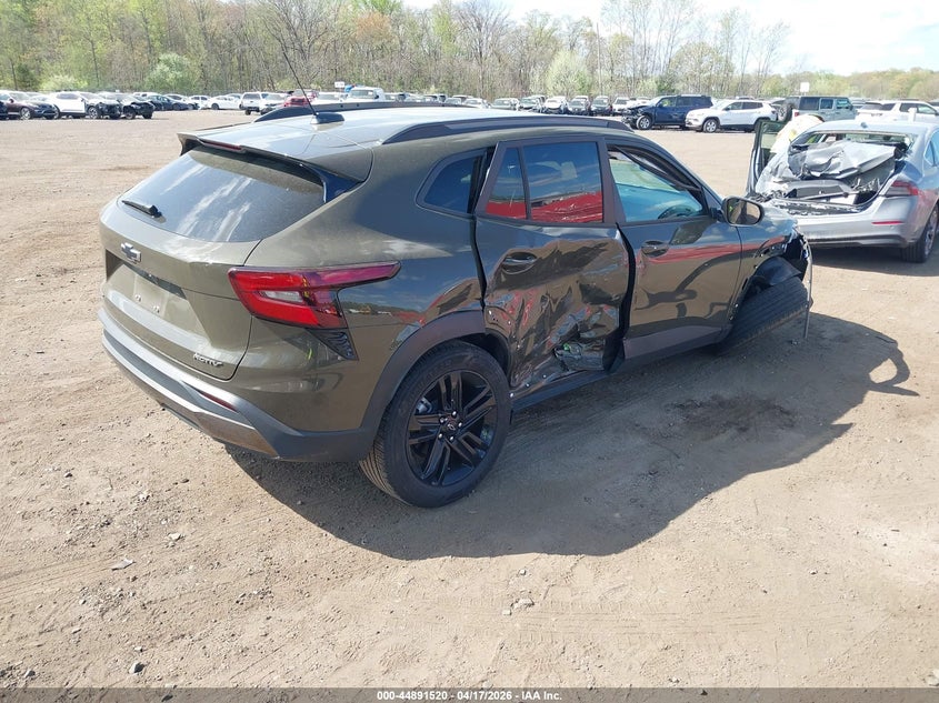 2024 Chevrolet Trax VIN KL77LKE2XRC197103 IAAI salvage auction — RIGHT SIDE, Salvage Title, sold $5,650 on 2026-07-15 (photo 4)