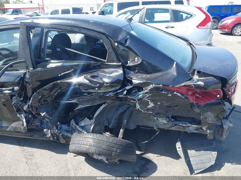 2019 Hyundai Accent VIN 3KPC24A35KE067727 IAAI salvage auction — LEFT SIDE, Salvage Title, sold $1,450 on 2026-07-09 (photo 6)