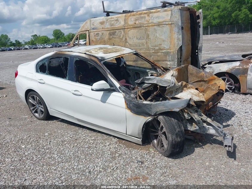 2017 BMW 3er VIN WBA8B9G58HNU51515 IAAI salvage auction — TOTAL BURN, Salvage Title, sold $25 on 2026-07-16 (photo 1)