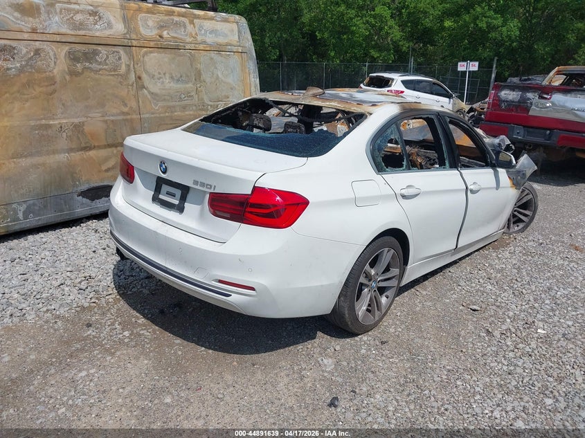 2017 BMW 3er VIN WBA8B9G58HNU51515 IAAI salvage auction — TOTAL BURN, Salvage Title, sold $25 on 2026-07-16 (photo 4)