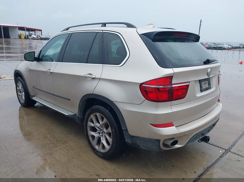 2013 BMW X5 VIN 5UXZV4C52D0E11348 IAAI salvage auction — FRONT END, Wait Title, sold $1,950 on 2026-07-10 (photo 3)