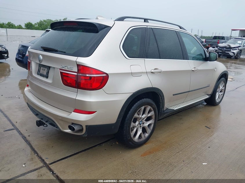 2013 BMW X5 VIN 5UXZV4C52D0E11348 IAAI salvage auction — FRONT END, Wait Title, sold $1,950 on 2026-07-10 (photo 4)