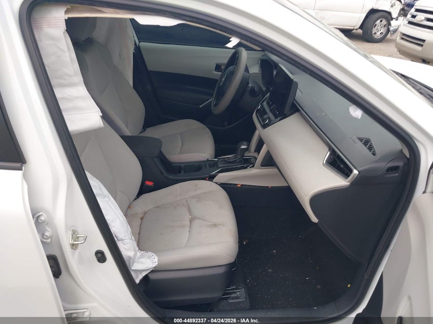 2023 Toyota Corolla cross VIN 7MUCAAAG3PV046608 IAAI salvage auction — FRONT & REAR, Salvage (Texas), sold $4,500 on 2026-07-29 (photo 5)