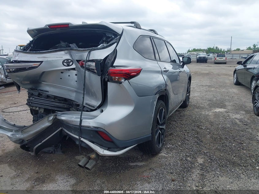 2022 Toyota Highlander VIN 5TDLZRBH4NS186737 IAAI salvage auction — FRONT & REAR, Salvage Title, sold $6,500 on 2026-07-28 (photo 4)
