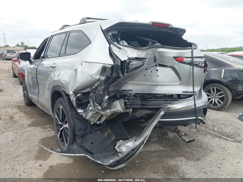 2022 Toyota Highlander VIN 5TDLZRBH4NS186737 IAAI salvage auction — FRONT & REAR, Salvage Title, sold $6,500 on 2026-07-28 (photo 6)