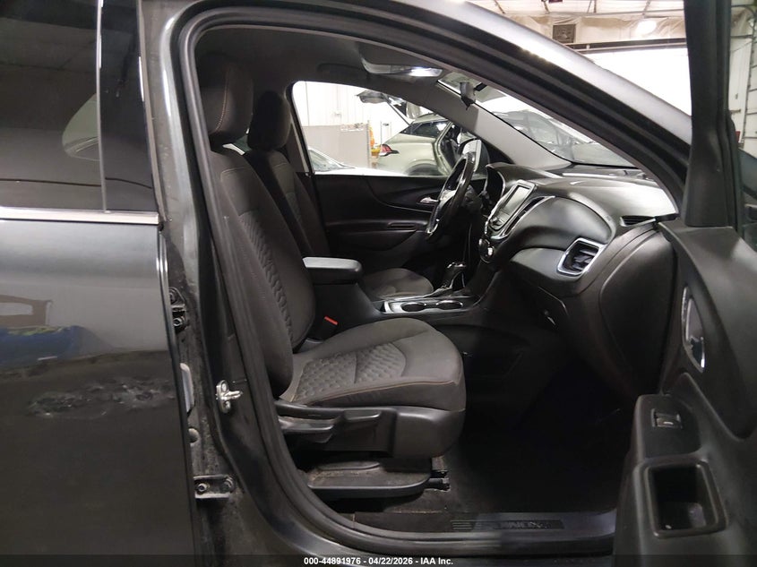2018 Chevrolet Equinox VIN 3GNAXSEV5JS567371 IAAI salvage auction — HAIL, Salvage (Iowa), sold $1,650 on 2026-07-26 (photo 5)