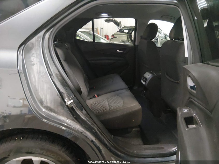 2018 Chevrolet Equinox VIN 3GNAXSEV5JS567371 IAAI salvage auction — HAIL, Salvage (Iowa), sold $1,650 on 2026-07-26 (photo 8)