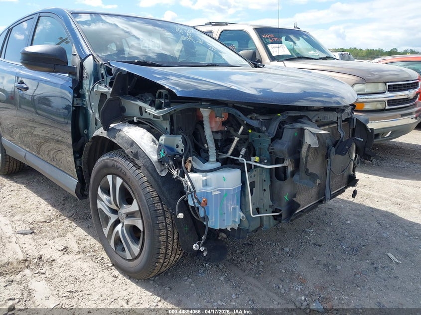 2018 Toyota Rav 4 VIN JTMZFREV4JJ748678 IAAI salvage auction — RIGHT FRONT, Salvage Title, sold $4,075 on 2026-07-15 (photo 6)