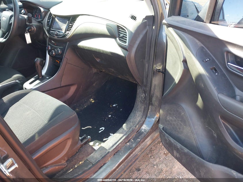 2020 Chevrolet Trax VIN 3GNCJKSB2LL260158 IAAI salvage auction — RIGHT FRONT, Salvage Title, sold $1,550 on 2026-07-09 (photo 5)
