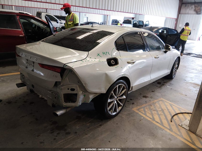 2019 Volvo S60 VIN 7JR102FKXKG000687 IAAI salvage auction — REAR END, Original (Texas), sold $4,050 on 2026-07-15 (photo 4)