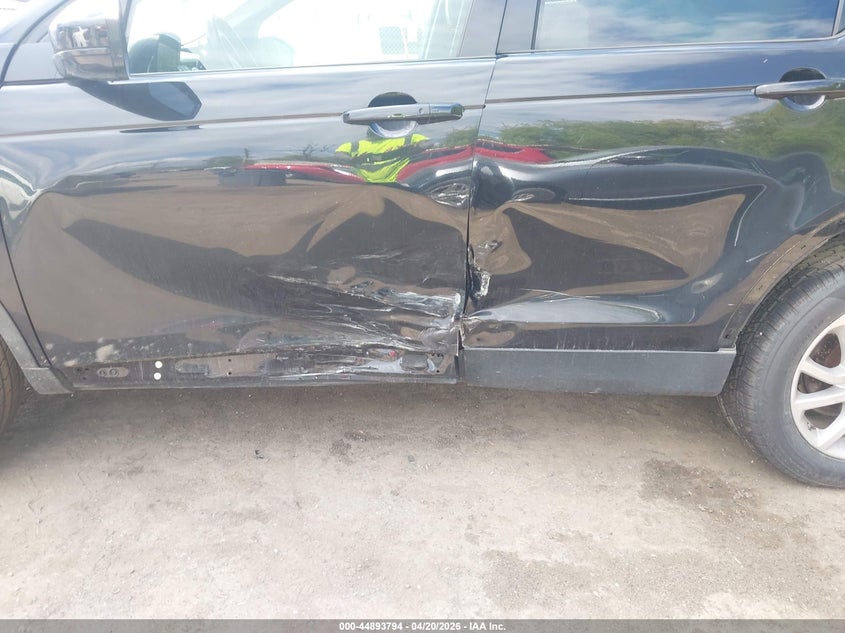 2018 Land rover Discovery sport VIN SALCR2RX7JH725198 IAAI salvage auction — SIDE, Salvage - Greater Than 75% (Maryland), sold $3,550 on 2026-08-01 (photo 6)