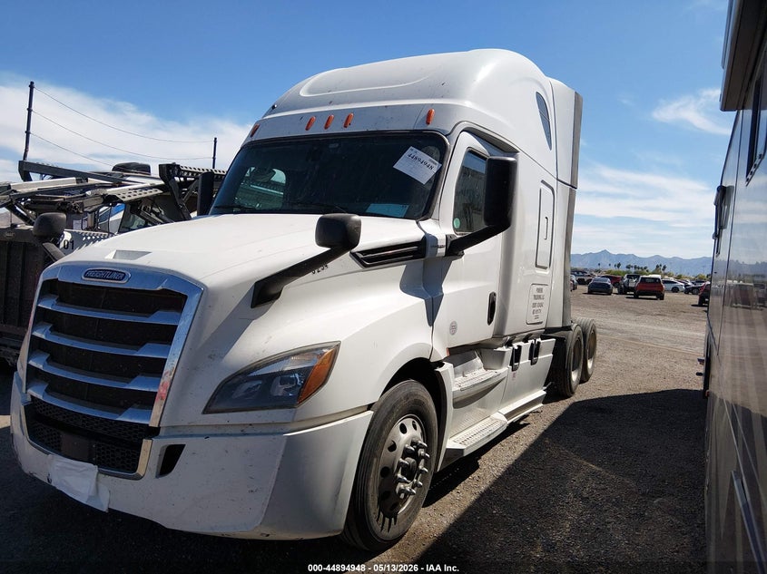 2018 Freightliner New cascadia 126 VIN 3AKJHHDR4JSJJ1135 IAAI salvage auction — FRONT END, Clear (Arizona), sold $20,550 on 2026-07-08 (photo 2)