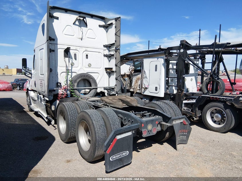 2018 Freightliner New cascadia 126 VIN 3AKJHHDR4JSJJ1135 IAAI salvage auction — FRONT END, Clear (Arizona), sold $20,550 on 2026-07-08 (photo 3)