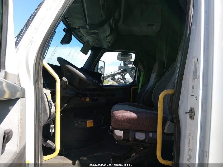 2018 Freightliner New cascadia 126 VIN 3AKJHHDR4JSJJ1135 IAAI salvage auction — FRONT END, Clear (Arizona), sold $20,550 on 2026-07-08 (photo 7)