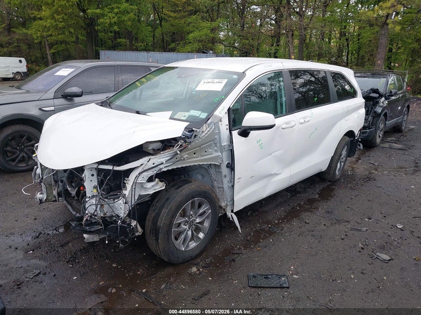 2023 Toyota Sienna VIN 5TDKRKEC2PS154052 IAAI salvage auction — FRONT & REAR, Salvage (Idaho), sold $10,500 on 2026-07-07 (photo 2)