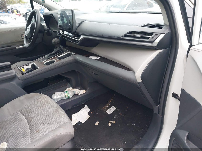 2023 Toyota Sienna VIN 5TDKRKEC2PS154052 IAAI salvage auction — FRONT & REAR, Salvage (Idaho), sold $10,500 on 2026-07-07 (photo 5)