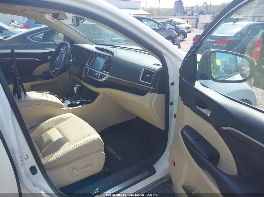 2015 Toyota Highlander VIN 5TDDKRFH4FS203864 IAAI salvage auction — HAIL, Salvage (Iowa), sold $6,900 on 2026-07-13 (photo 5)