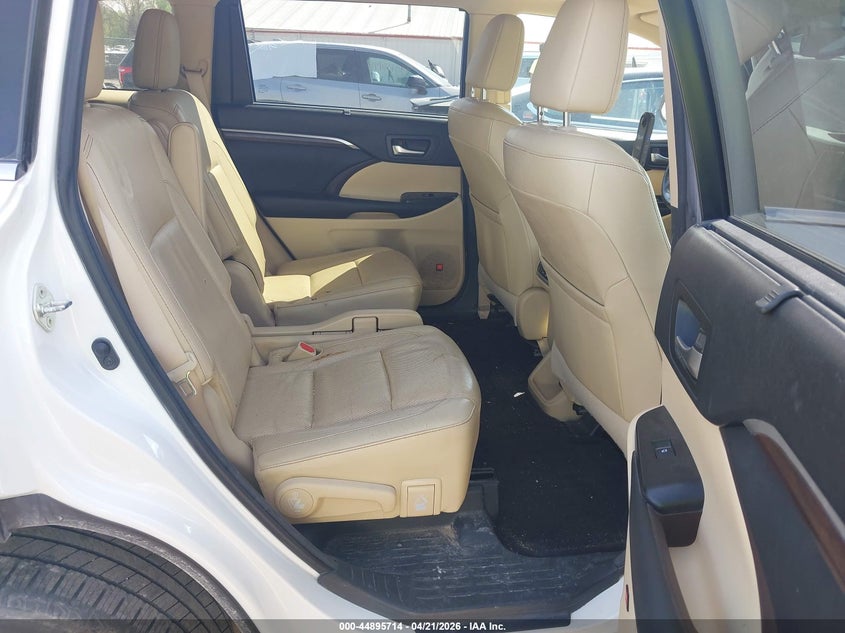 2015 Toyota Highlander VIN 5TDDKRFH4FS203864 IAAI salvage auction — HAIL, Salvage (Iowa), sold $6,900 on 2026-07-13 (photo 8)