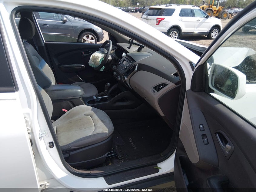 2015 Hyundai Tucson VIN KM8JT3AF1FU061029 IAAI salvage auction — FRONT END, Salvage (Idaho), sold $1,350 on 2026-07-28 (photo 5)