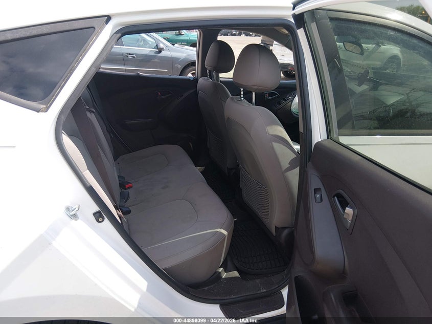 2015 Hyundai Tucson VIN KM8JT3AF1FU061029 IAAI salvage auction — FRONT END, Salvage (Idaho), sold $1,350 on 2026-07-28 (photo 8)