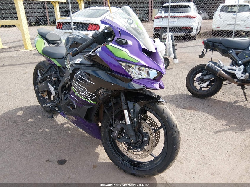2025 Kawasaki Zx VIN ML5ZXCP19SDA37253 IAAI salvage auction — RIGHT SIDE, Salvage (Hawaii), sold $925 on 2026-07-29 (photo 1)
