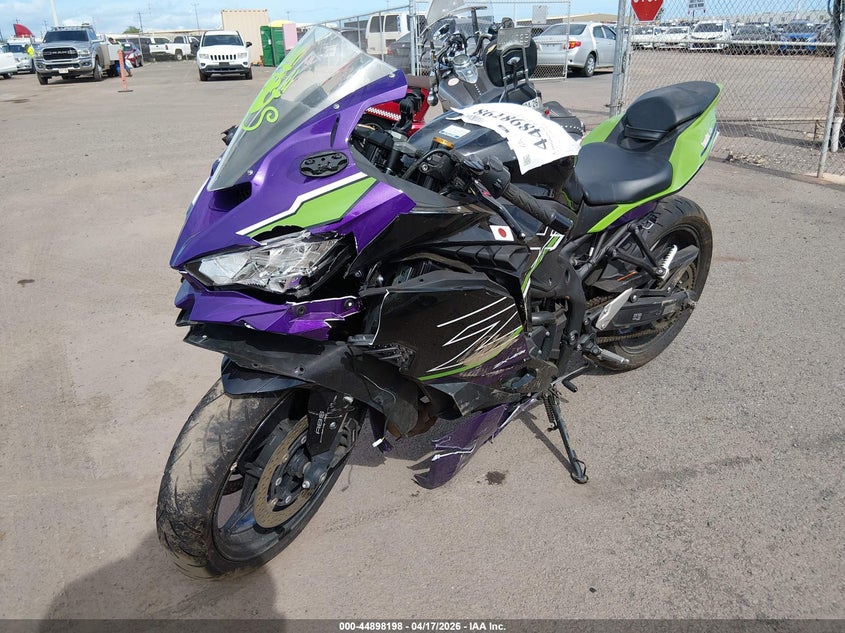 2025 Kawasaki Zx VIN ML5ZXCP19SDA37253 IAAI salvage auction — RIGHT SIDE, Salvage (Hawaii), sold $925 on 2026-07-29 (photo 2)