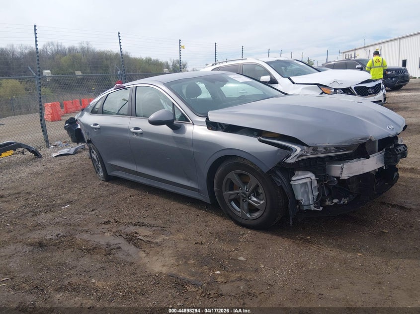 2021 Kia K5 VIN 5XXG24J26MG081364 IAAI salvage auction — FRONT & REAR, Salvage (Illinois), sold $1,100 on 2026-07-29 (photo 1)