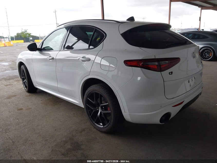 2020 Alfa romeo Stelvio VIN ZASPAKBN9L7C87129 IAAI salvage auction — RIGHT FRONT, Salvage Title, sold $4,050 on 2026-07-09 (photo 3)