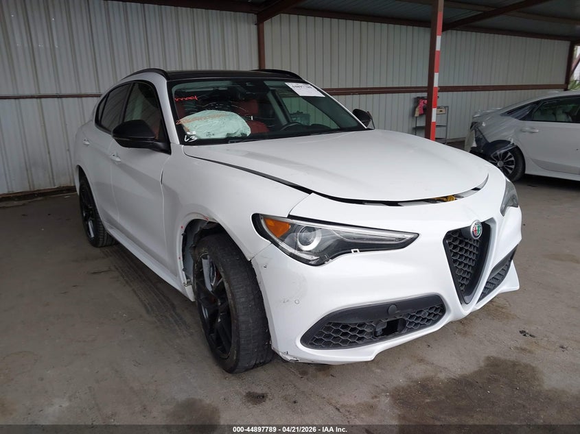 2020 Alfa romeo Stelvio VIN ZASPAKBN9L7C87129 IAAI salvage auction — RIGHT FRONT, Salvage Title, sold $4,050 on 2026-07-09 (photo 6)