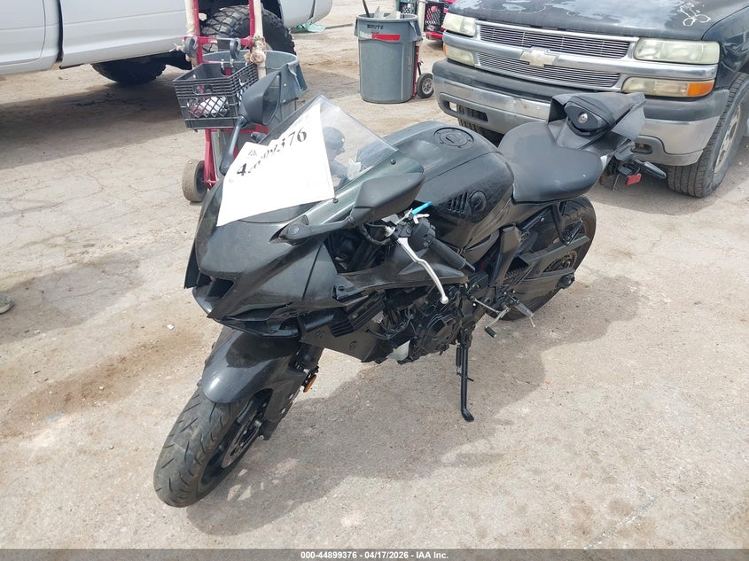 2025 Yamaha Yzf VIN JYARM38Y6SA004313 IAAI salvage auction — FRONT END, Salvage Title, sold $750 on 2026-07-21 (photo 2)