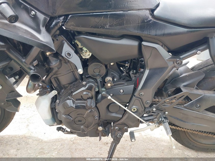 2025 Yamaha Yzf VIN JYARM38Y6SA004313 IAAI salvage auction — FRONT END, Salvage Title, sold $750 on 2026-07-21 (photo 9)