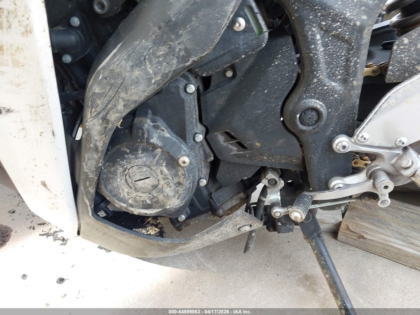 2015 Yamaha Yzf VIN MH3RH06Y6FK001584 IAAI salvage auction — FRONT END, Salvage (Texas), sold $525 on 2026-07-14 (photo 9)