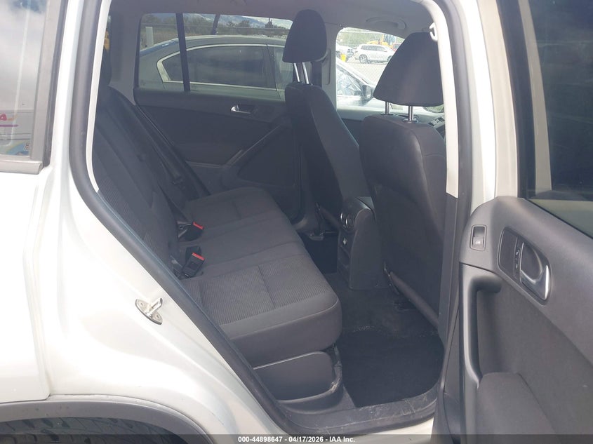 2014 Volkswagen Tiguan VIN WVGAV3AXXEW506924 IAAI salvage auction — LEFT SIDE, Salvage Title, sold $450 on 2026-07-16 (photo 8)