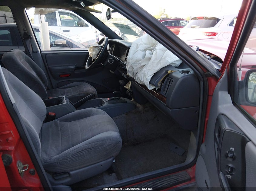 1996 Jeep Grand cherokee VIN 1J4EZ58S0TC104189 IAAI salvage auction — FRONT END, Salvage (Utah), sold $275 on 2026-07-09 (photo 5)
