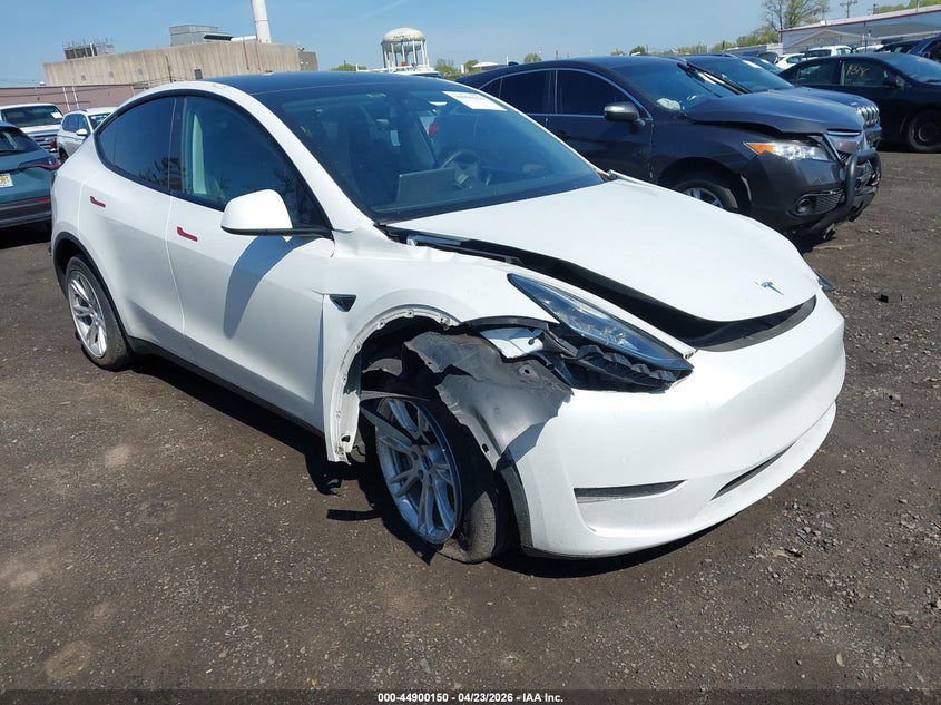 2022 Tesla Model y VIN 7SAYGDEE4NF321061 IAAI salvage auction — FRONT END, Salvage (New Jersey), sold $7,300 on 2026-07-30 (photo 1)