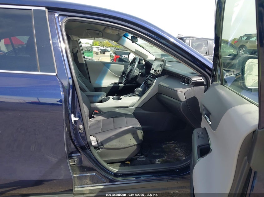 2021 Toyota Venza VIN JTEAAAAH7MJ082834 IAAI salvage auction — SIDE, Salvage (Oregon), sold $5,800 on 2026-07-09 (photo 5)