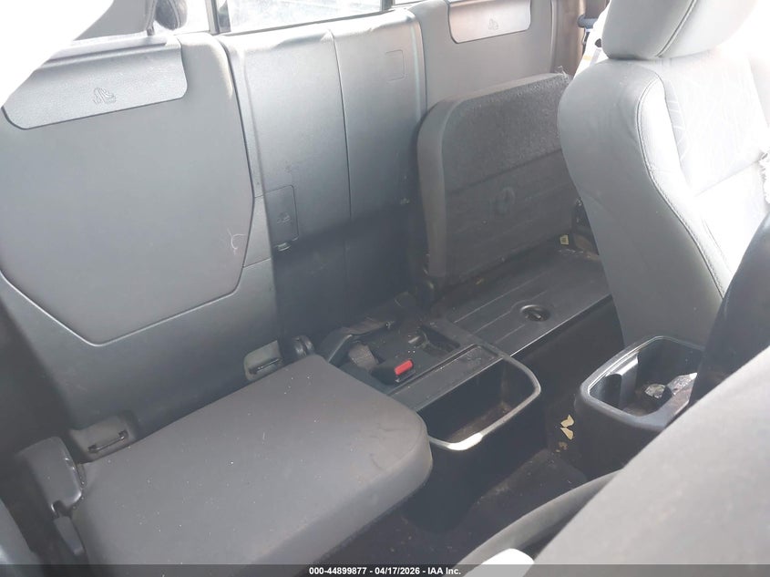 2017 Toyota Tacoma VIN 5TFSZ5AN3HX107035 IAAI salvage auction — FRONT END, Wait Title, sold $3,500 on 2026-08-02 (photo 8)