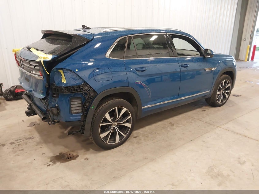2025 Volkswagen Atlas cross sport VIN 1V2FE2CA8SC205741 IAAI salvage auction — REAR END, Salvage (Minnesota), sold $18,100 on 2026-07-29 (photo 4)