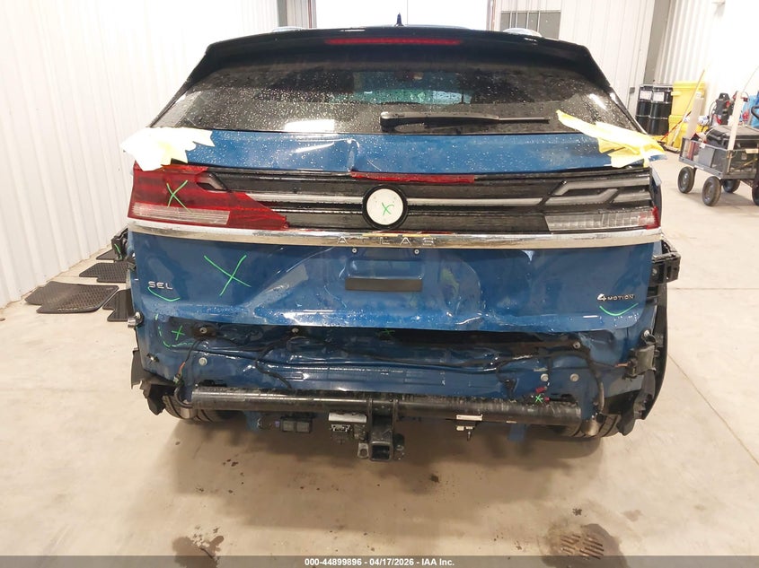 2025 Volkswagen Atlas cross sport VIN 1V2FE2CA8SC205741 IAAI salvage auction — REAR END, Salvage (Minnesota), sold $18,100 on 2026-07-29 (photo 6)